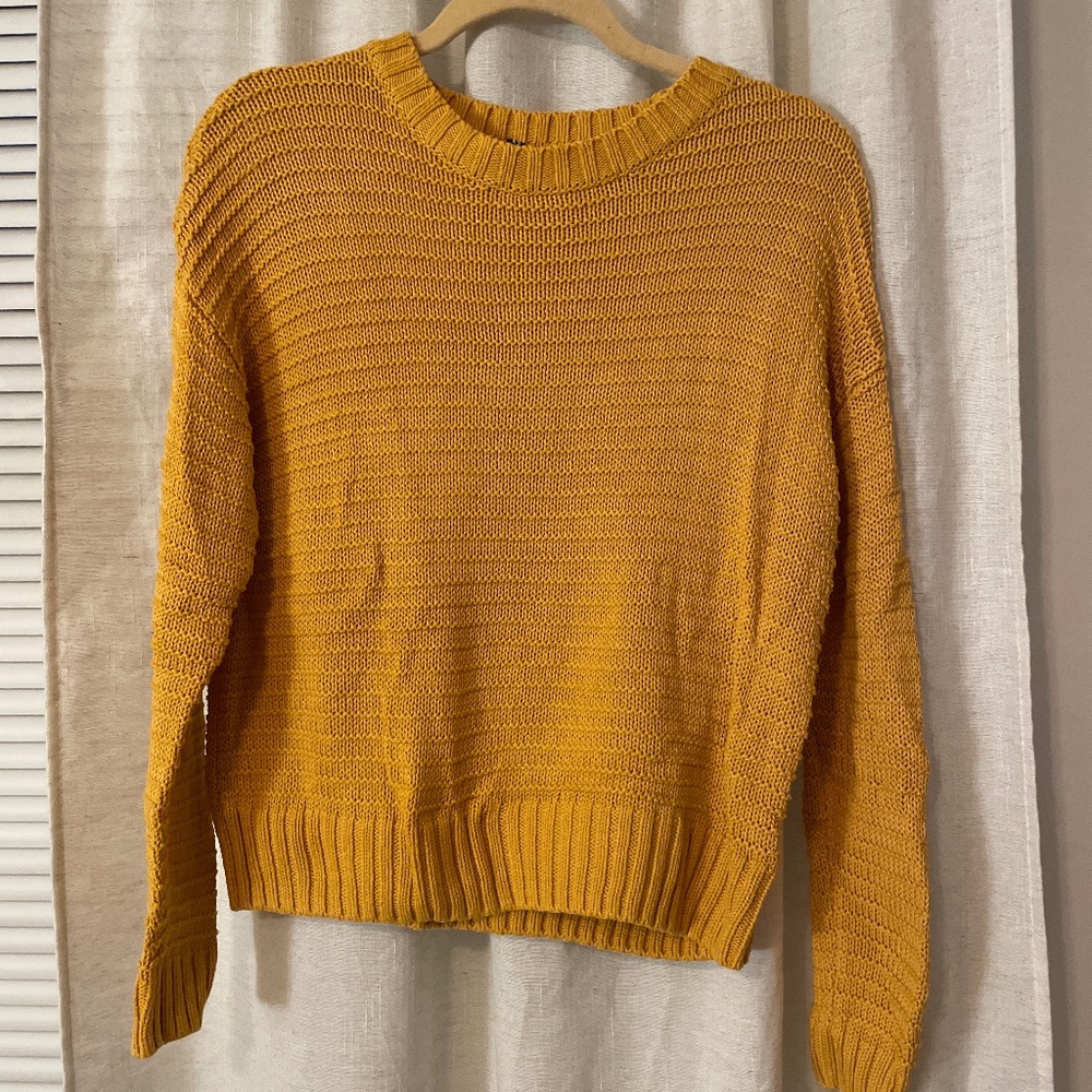 H&M woman’s sweater